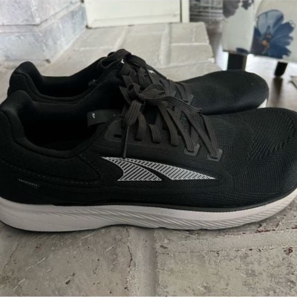 Altra Escalante 3 Men’s size 10.5. - Picture 5 of 8